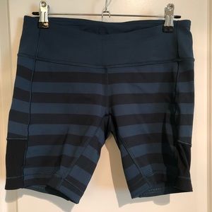 Lululemon Yoga Shorts (teal)